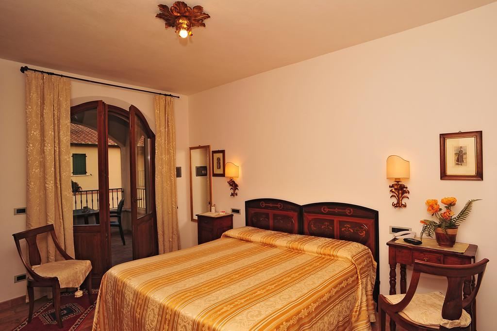 Hotel La Fonte Del Cerro Saturnia Room photo